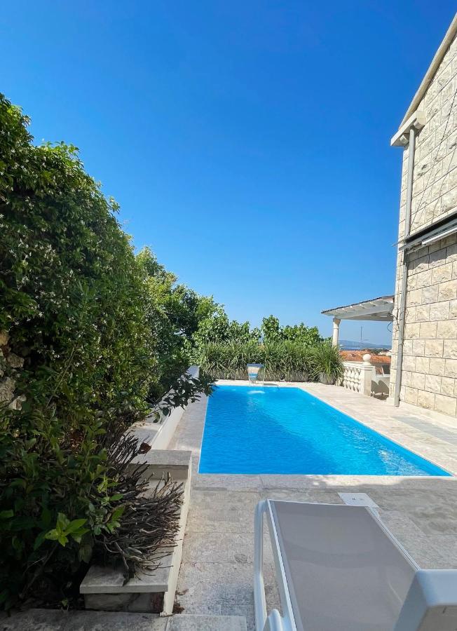 Villa Ardura - Island Holiday Residence **** Bol. Island Brac Екстер'єр фото